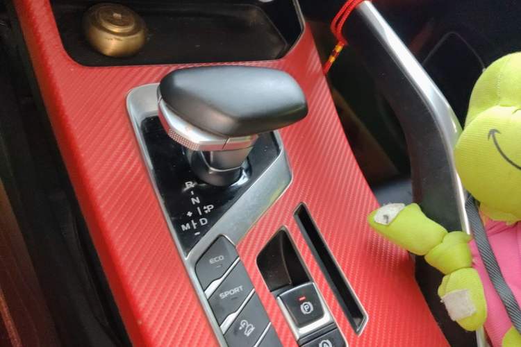 Used Geely Auto Coolray 2021 1.4T DCT Diamond Edition Gear Lever
