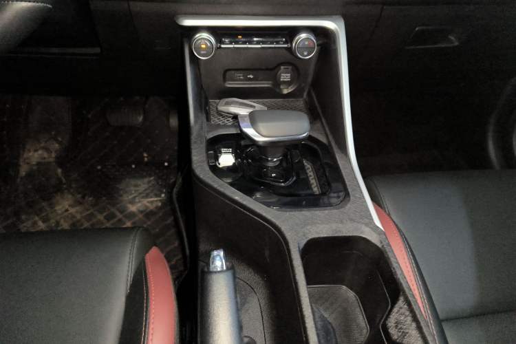Used Geely Auto Coolray 2021 1.4T DCT Platinum Edition Gear Lever
