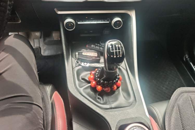 Used Geely Auto Coolray 2021 1.4T Manual Gold Edition Gear Lever