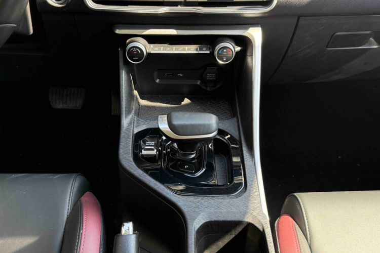 Used Geely Auto Coolray 2021 1.4T DCT Platinum Edition Gear Lever