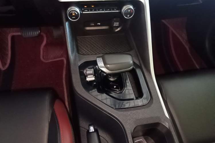 Used Geely Auto Coolray 2021 1.4T DCT Platinum Edition Gear Lever