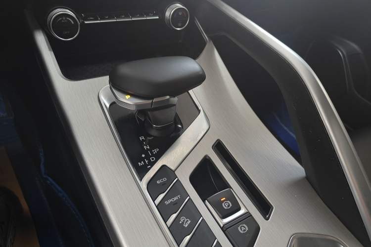 Used Geely Auto Coolray 2021 1.4T DCT Diamond Edition Gear Lever