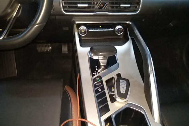 Used Geely Auto Coolray 2021 1.4T DCT Diamond Edition Gear Lever