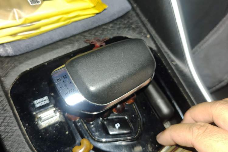 Used Geely Auto Coolray 2021 1.4T DCT Platinum Edition Gear Lever