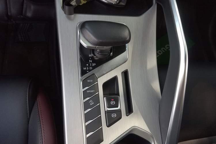Used Geely Auto Coolray 2021 1.4T DCT Diamond Edition Gear Lever