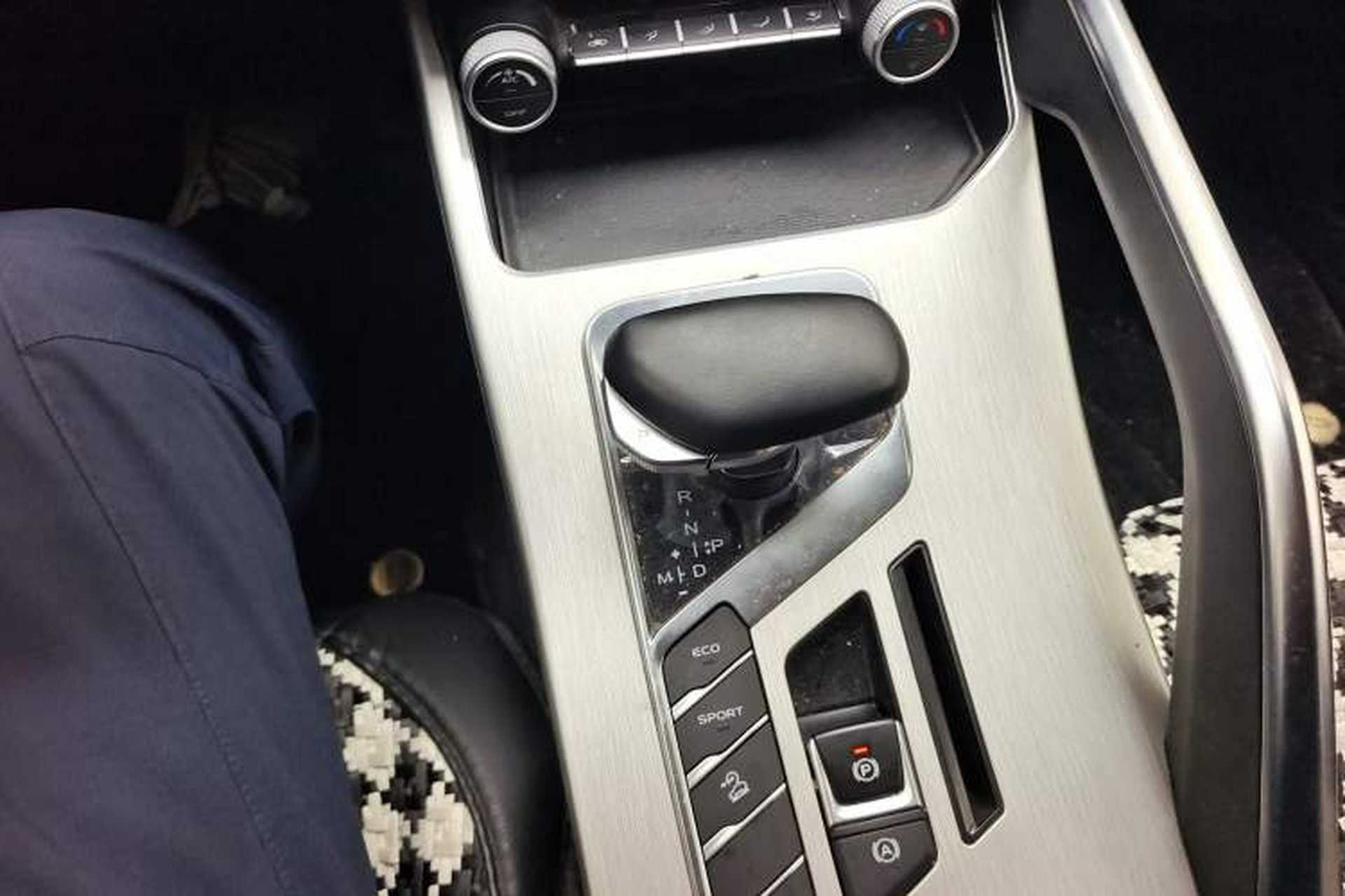 Used Geely Auto Coolray 2021 1.4T DCT Diamond Edition Gear Lever