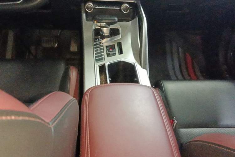 Used Geely Auto Coolray 2021 1.4T DCT Diamond Edition Gear Lever
