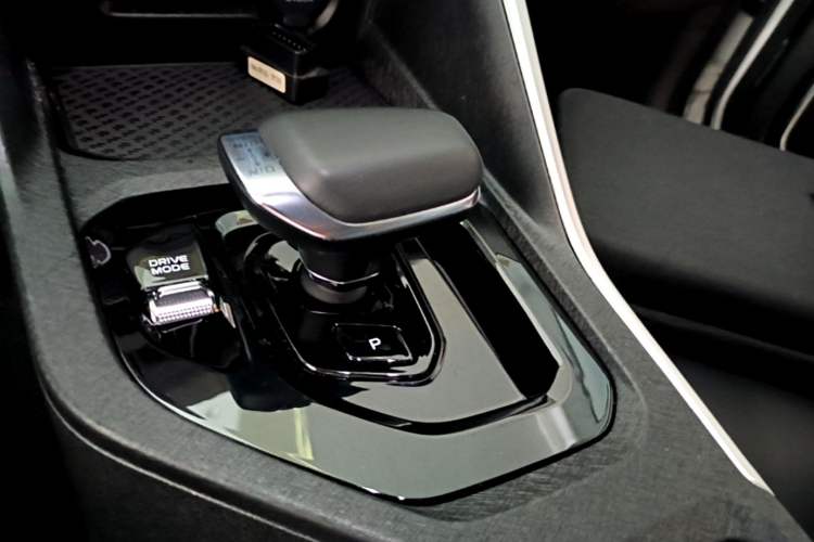 Used Geely Auto Coolray 2021 1.4T DCT Platinum Edition Gear Lever