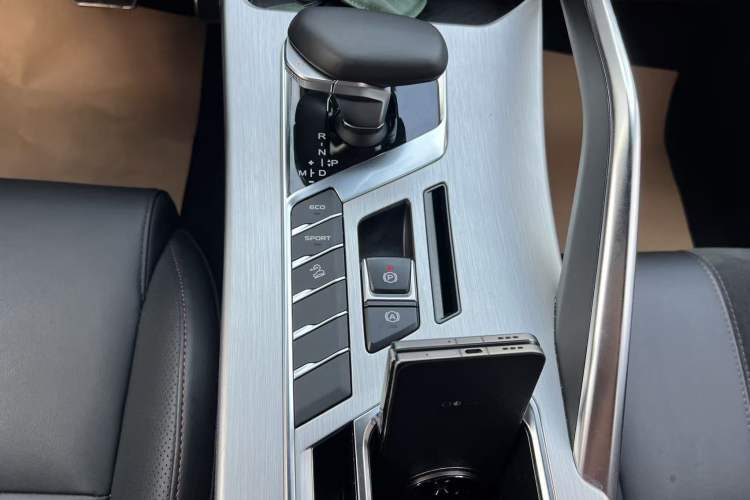 Used Geely Auto Coolray 2021 1.5TD DCT Glory Edition Gear Lever