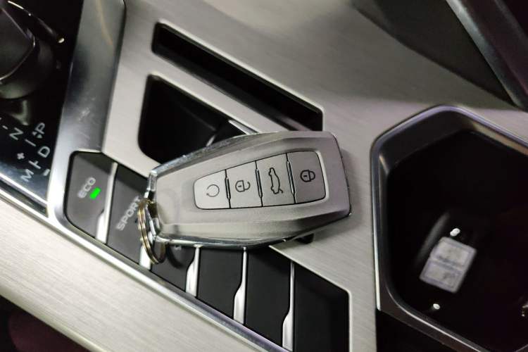 Used Geely Auto Coolray 2021 1.4T DCT Diamond Edition Interior 1