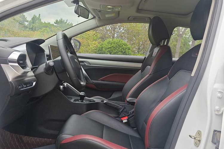 Used Geely Auto Coolray 2021 1.4T DCT Platinum Edition Interior 2