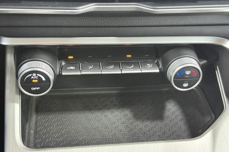 Used Geely Auto Coolray 2021 1.4T DCT Diamond Edition Interior 2