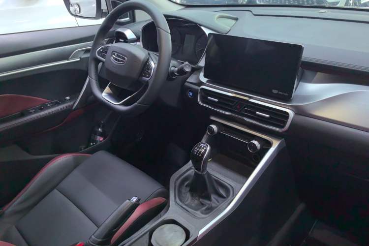 Used Geely Auto Coolray 2021 1.4T Manual Gold Edition Interior 2