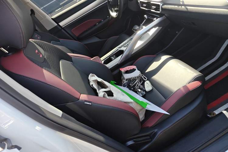 Used Geely Auto Coolray 2021 1.4T DCT Diamond Edition Interior 2