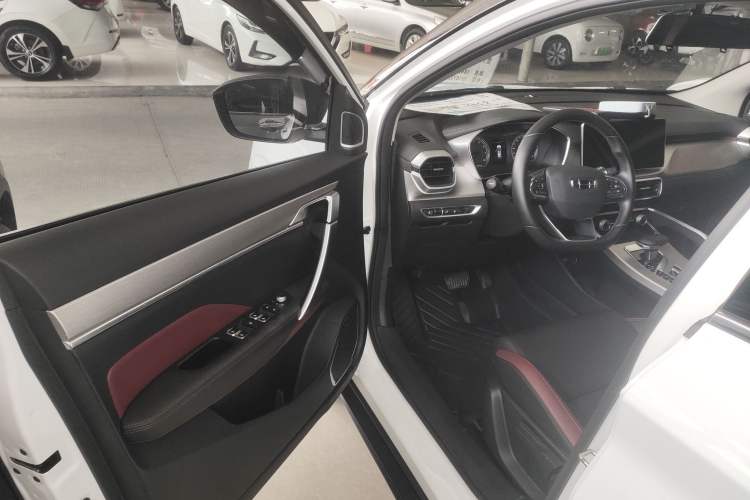 Used Geely Auto Coolray 2021 1.4T DCT Diamond Edition Interior 3