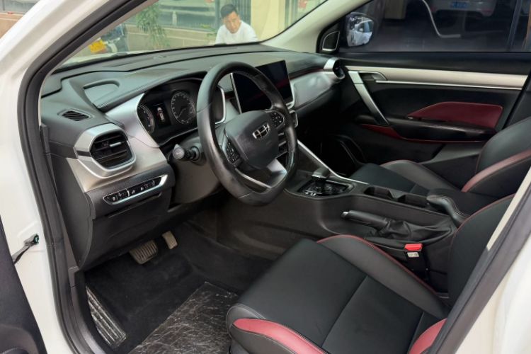 Used Geely Auto Coolray 2021 1.4T DCT Platinum Edition Interior 3