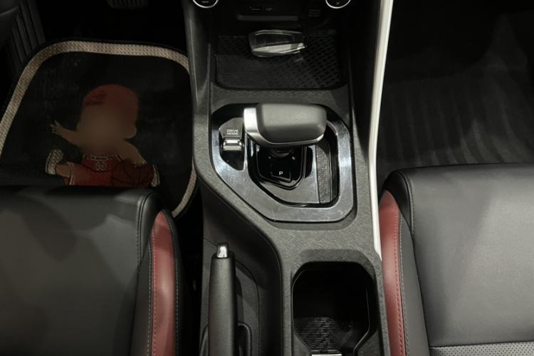 Used Geely Auto Coolray 2021 1.4T DCT Platinum Edition Interior 4