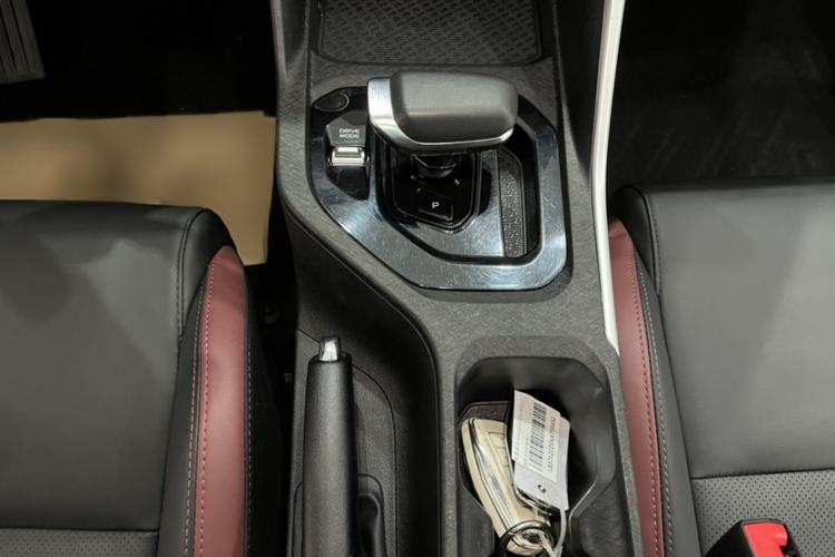 Used Geely Auto Coolray 2021 1.4T DCT Platinum Edition Interior 4