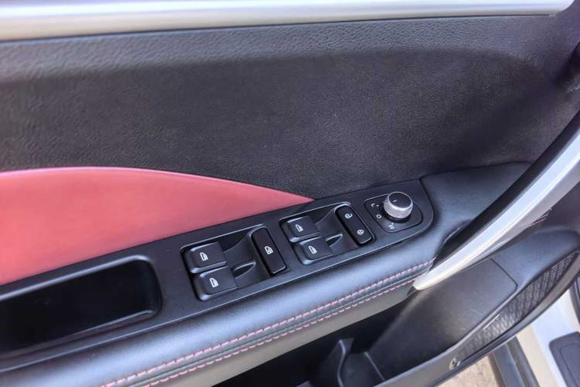Used Geely Auto Coolray 2021 1.4T Manual Gold Edition Interior 5