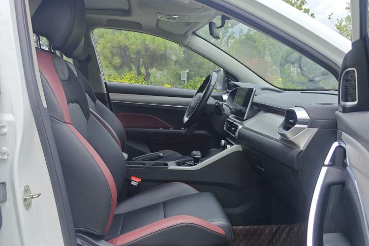 Used Geely Auto Coolray 2021 1.4T DCT Platinum Edition Interior 5