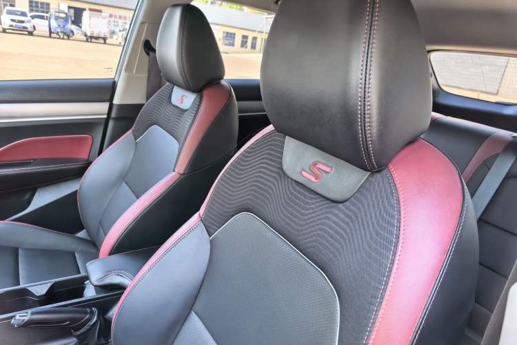 Used Geely Auto Coolray 2021 1.4T Manual Gold Edition Interior 8