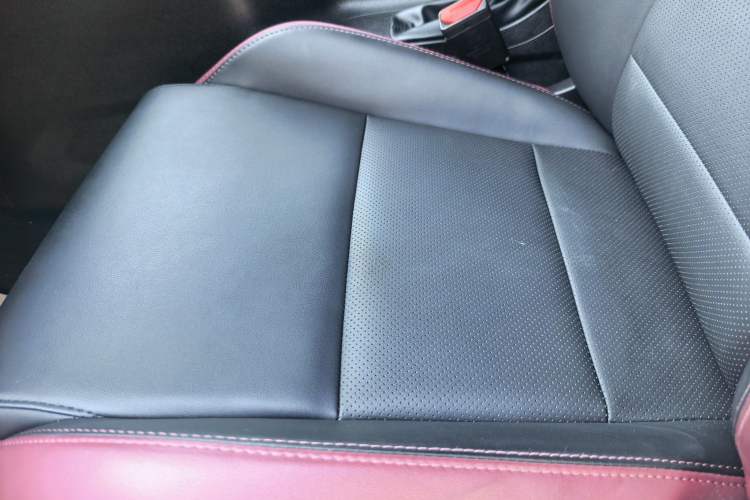 Used Geely Auto Coolray 2021 1.4T Manual Gold Edition Interior 9