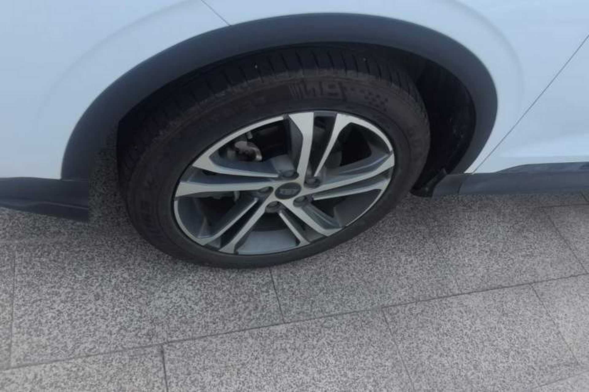 Used Geely Auto Coolray 2021 1.4T DCT Diamond Edition Left Front Wheel Hub