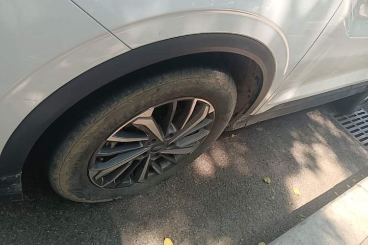 Used Geely Auto Coolray 2021 1.4T Manual Gold Edition Left Front Wheel Hub