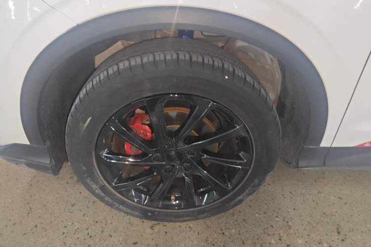 Used Geely Auto Coolray 2021 1.4T DCT Platinum Edition Left Front Wheel Hub