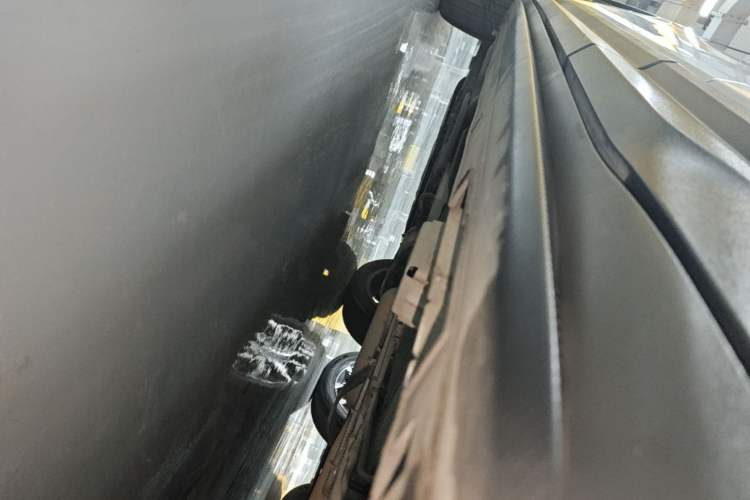 Used Geely Auto Coolray 2021 1.4T DCT Diamond Edition Left Side Sill