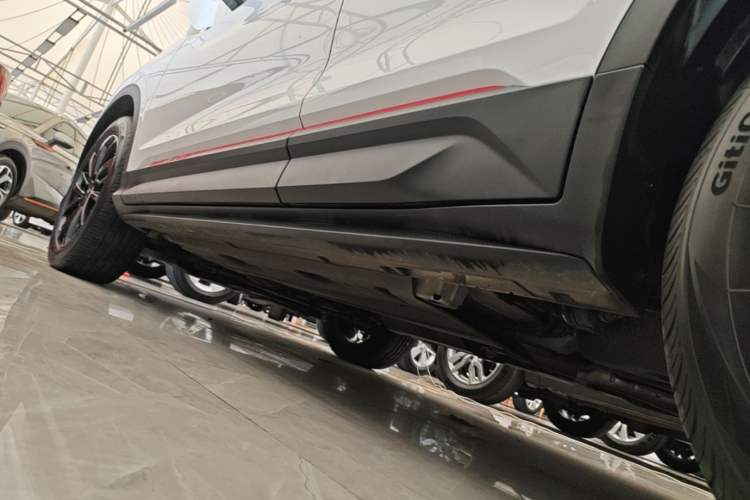 Used Geely Auto Coolray 2021 1.5TD DCT Glory Edition Left Side Sill