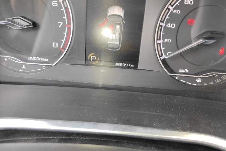 Used Geely Auto Coolray 2021 1.4T DCT Diamond Edition Odometer Close Up