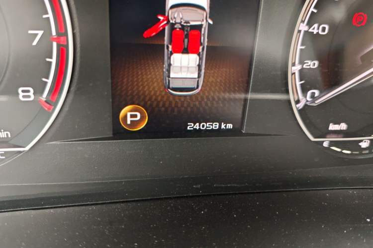 Used Geely Auto Coolray 2021 1.4T DCT Diamond Edition Odometer Close Up