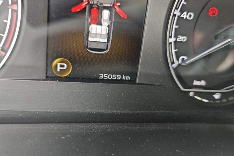 Used Geely Auto Coolray 2021 1.4T DCT Diamond Edition Odometer Close Up