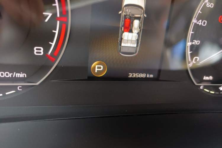 Used Geely Auto Coolray 2021 1.4T DCT Diamond Edition Odometer Close Up