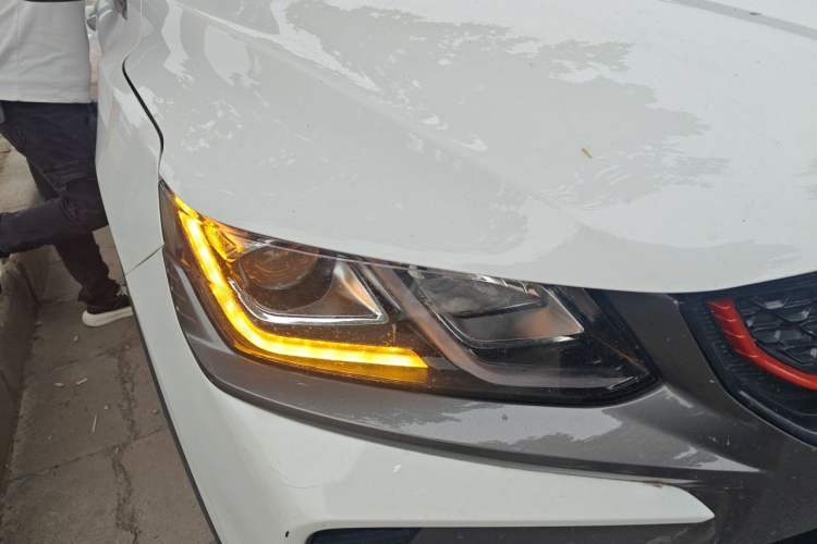 Used Geely Auto Coolray 2021 1.4T DCT Diamond Edition Right Front Headlight