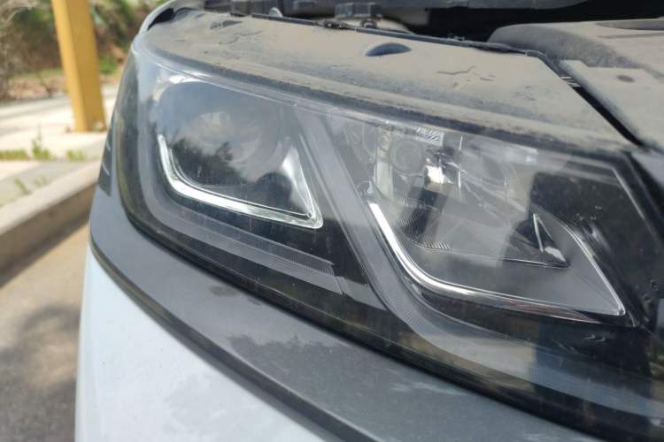 Used Geely Auto Coolray 2021 1.4T Manual Gold Edition Right Front Headlight