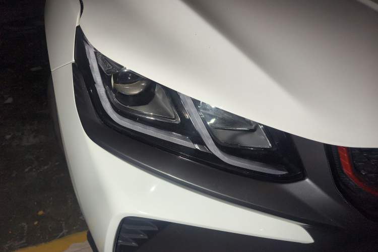 Used Geely Auto Coolray 2021 1.4T DCT Platinum Edition Right Front Headlight