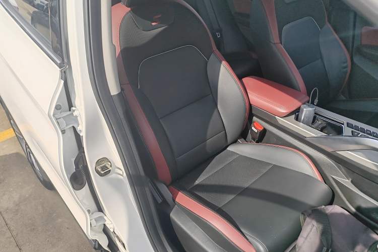 Used Geely Auto Coolray 2021 1.4T DCT Diamond Edition Right Front Seat