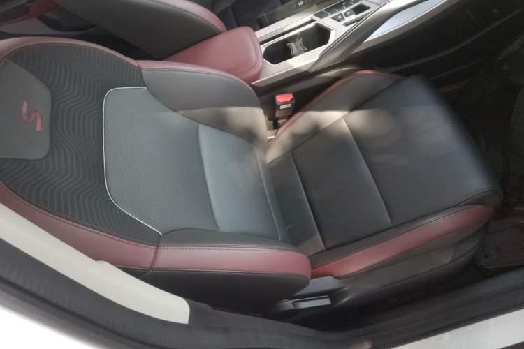 Used Geely Auto Coolray 2021 1.4T DCT Diamond Edition Right Front Seat