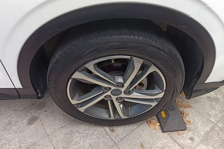 Used Geely Auto Coolray 2021 1.4T DCT Diamond Edition Right Front Wheel Hub