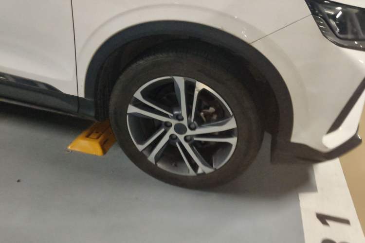 Used Geely Auto Coolray 2021 1.4T DCT Diamond Edition Right Front Wheel Hub