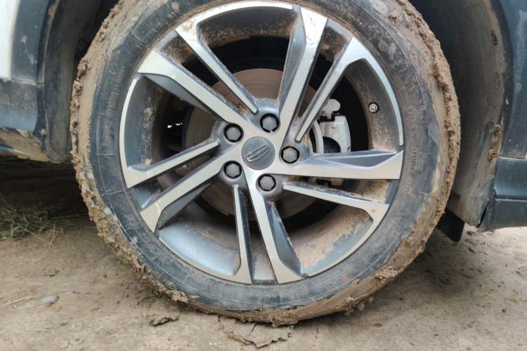 Used Geely Auto Coolray 2021 1.4T DCT Diamond Edition Right Front Wheel Hub