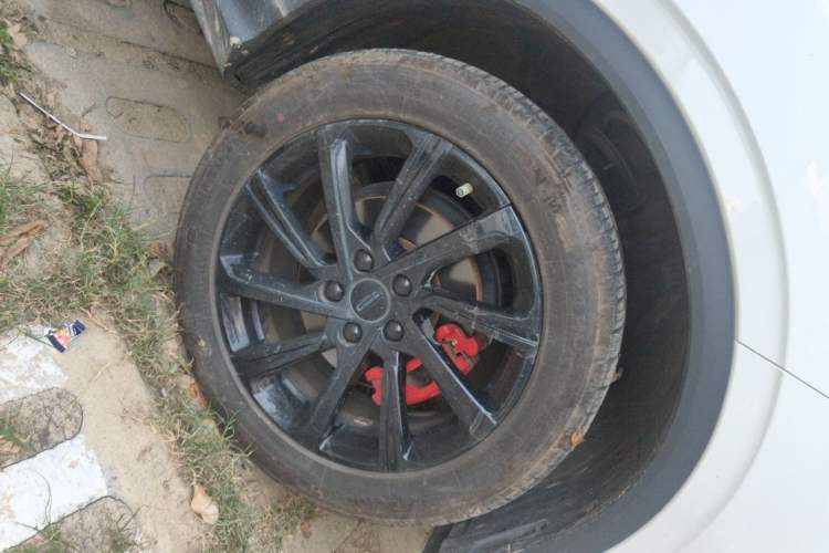 Used Geely Auto Coolray 2021 1.4T DCT Diamond Edition Right Front Wheel Hub