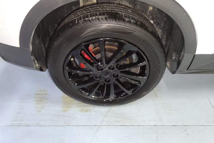 Used Geely Auto Coolray 2021 1.5TD DCT Starry Edition Right Rear Wheel Hub