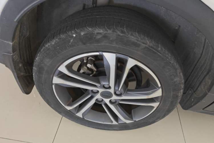 Used Geely Auto Coolray 2021 1.4T DCT Diamond Edition Right Rear Wheel Hub