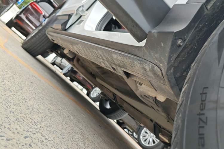Used Geely Auto Coolray 2021 1.4T DCT Diamond Edition Right Side Sill