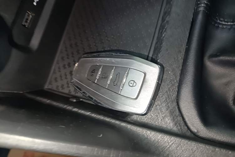 Used Geely Auto Coolray 2021 1.4T Manual Gold Edition Vehicle Key