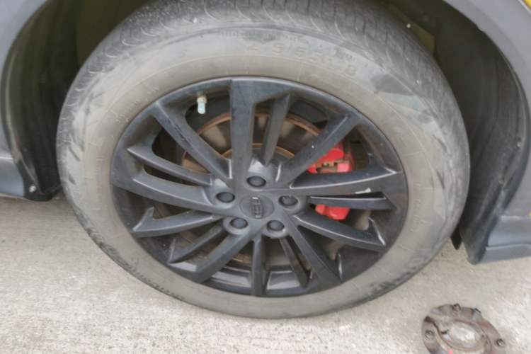 Used Geely Auto Coolray 2021 1.5TD DCT Battle Right Front Wheel Hub
