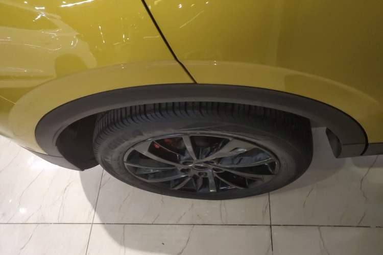 Used Geely Auto Coolray 2021 1.5TD DCT Starry Edition Right Rear Wheel Hub